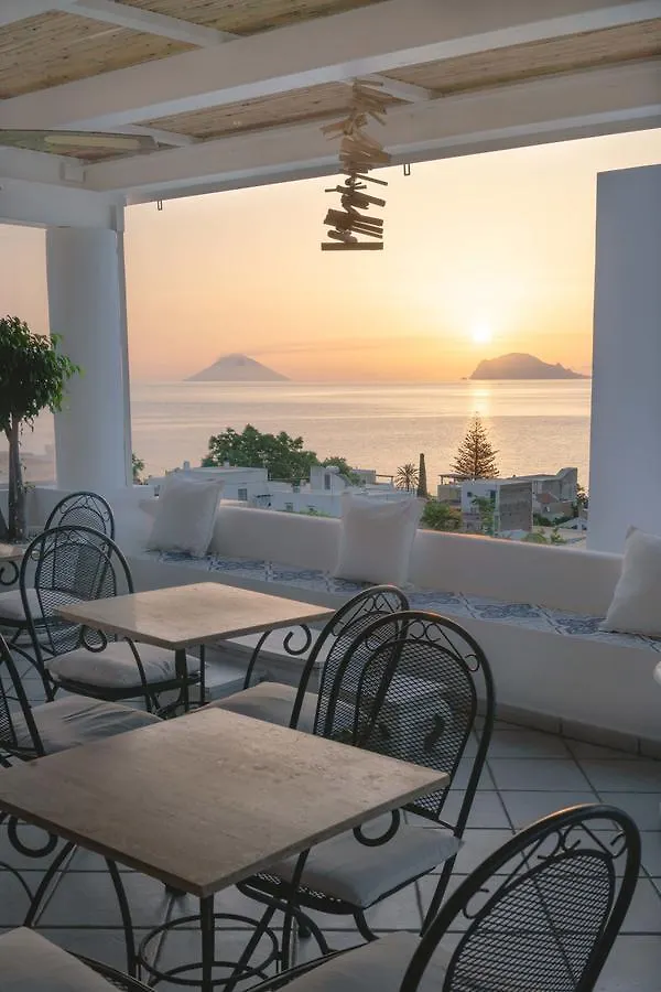 *** Bed & Breakfast B&B Le Sette Vele Da Riccardo Santa Marina Salina Italien